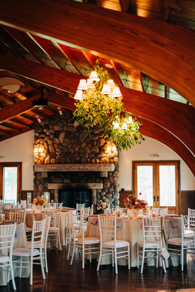 White Oak Lounge & Bar
