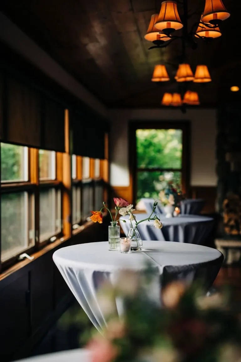 White Oak Lounge & Bar