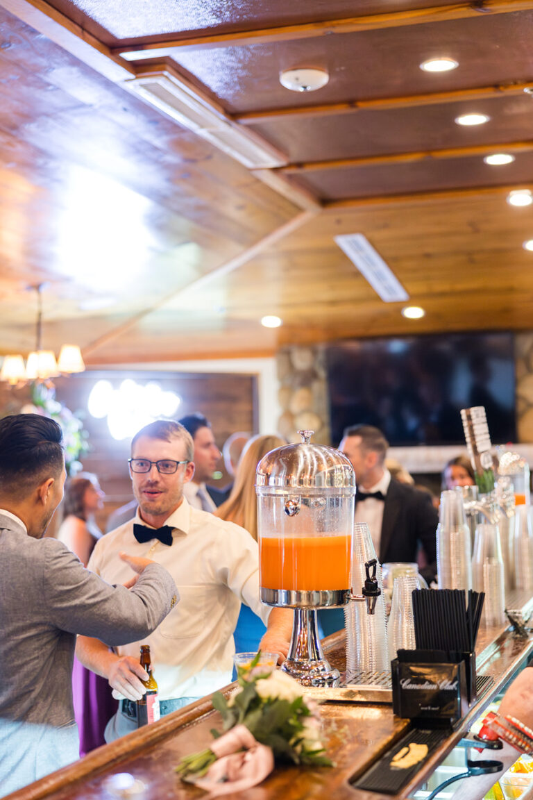 White Oak Lounge & Bar